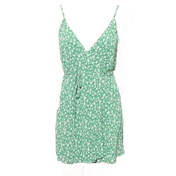 ❌SOLD❌NWOT Reformation Thora Floral Dress💚🤍💚 - Picture 3 of 11